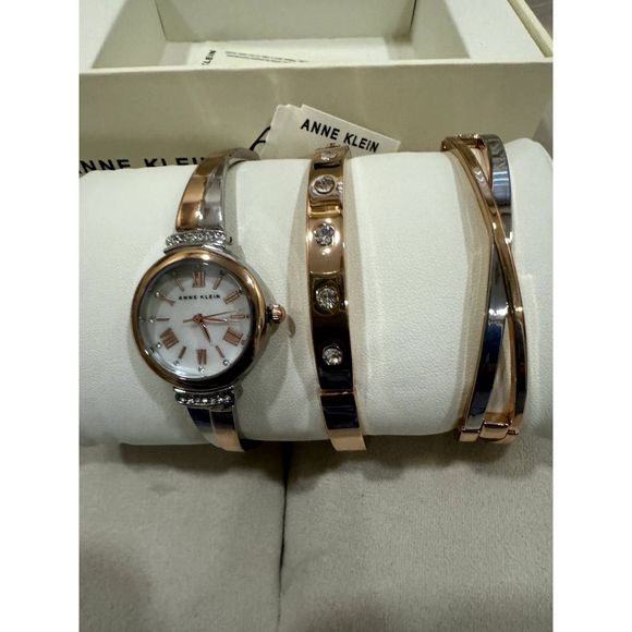 Anne Klein Woman\'s Quartz Silver-Tone Gold Tone Alloy Bangle Watch Set main image 10